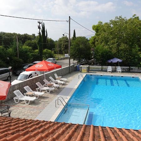 Camping Mitikas And Bungalows Pláka Litókhoro Eksteriør bilde