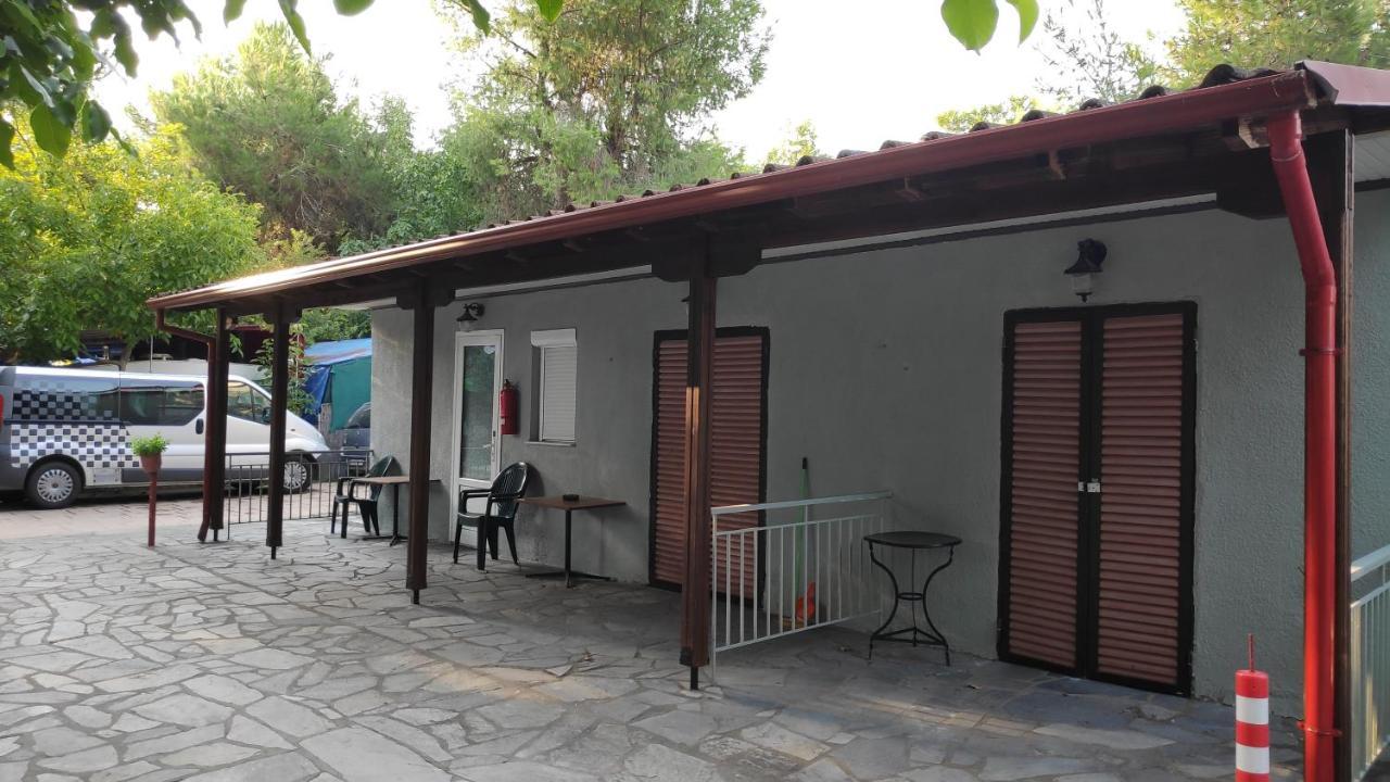 Camping Mitikas And Bungalows Pláka Litókhoro Eksteriør bilde