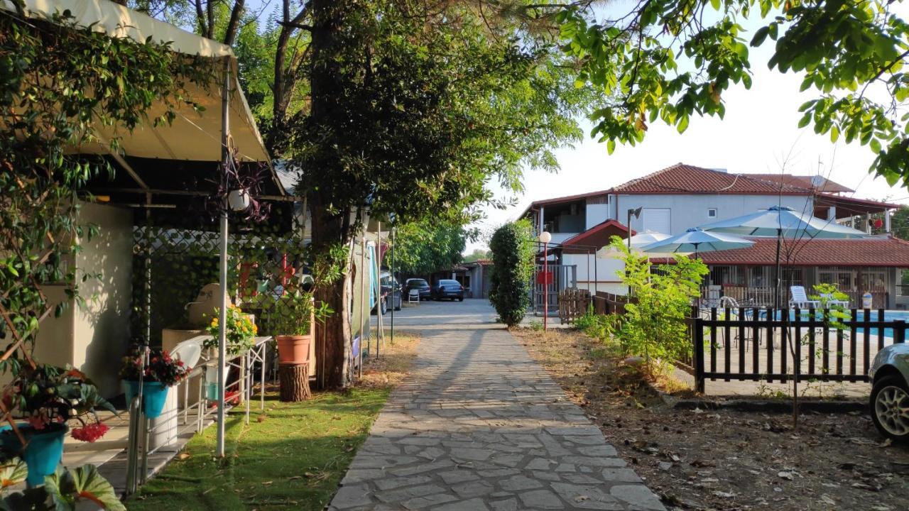 Camping Mitikas And Bungalows Pláka Litókhoro Eksteriør bilde