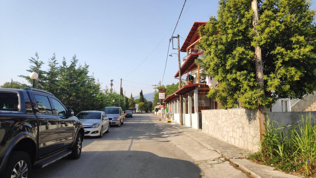 Camping Mitikas And Bungalows Pláka Litókhoro Eksteriør bilde