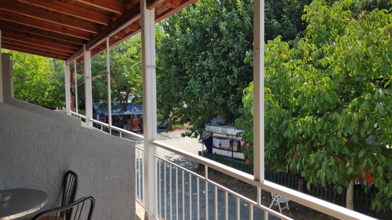 Camping Mitikas And Bungalows Pláka Litókhoro Eksteriør bilde
