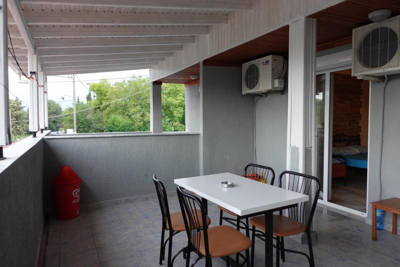 Camping Mitikas And Bungalows Pláka Litókhoro Rom bilde