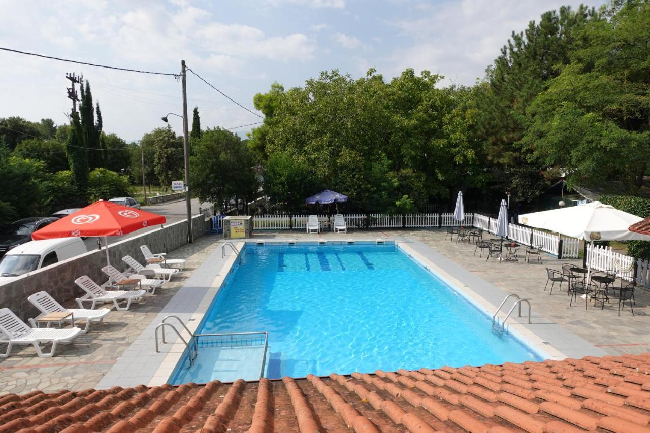 Camping Mitikas And Bungalows Pláka Litókhoro Eksteriør bilde